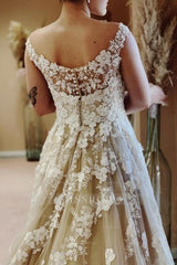 Vintage Long A-line Lace Wedding Dresses With Train