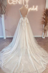 Vintage v-neck sleeveless a-line backless lace Wedding dresses