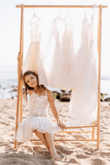 White Short Sleeveless A-line Straps Flower Girls Dress With Lace