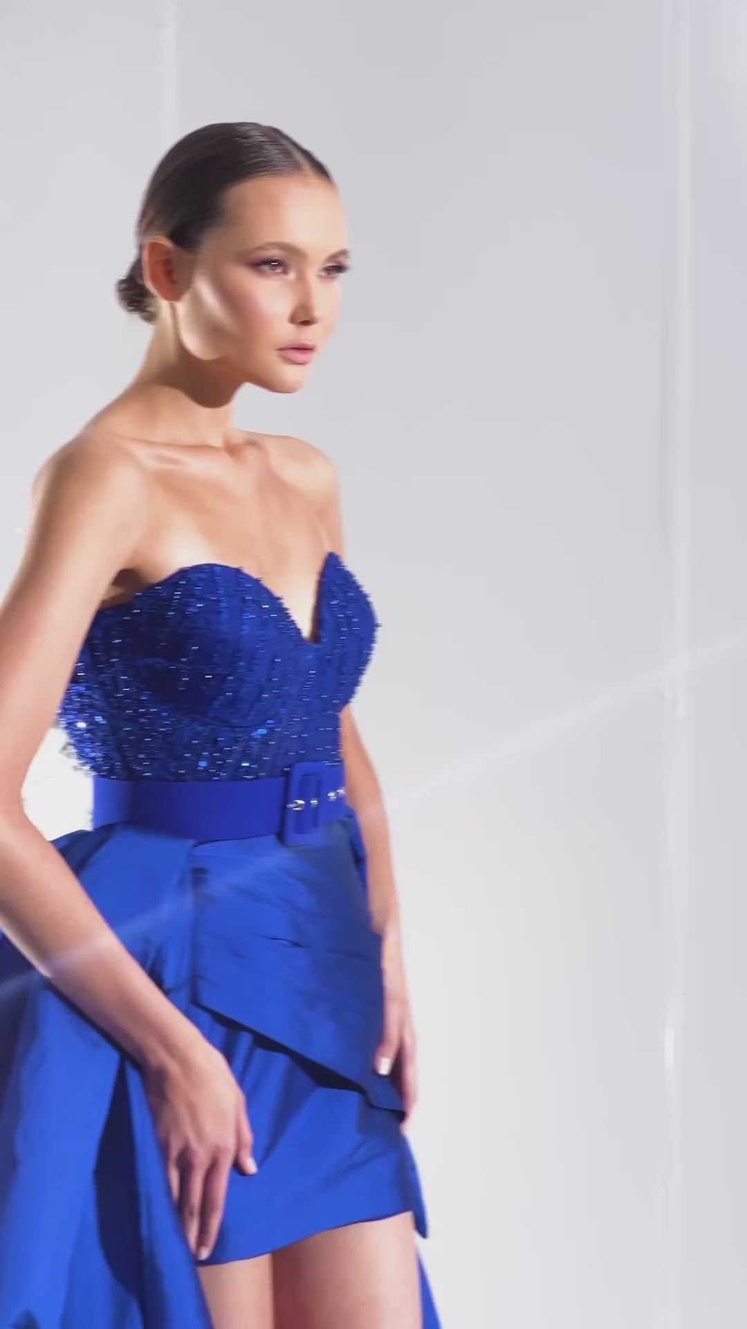 Sweetheart A-line Short Lace Sleeveless Prom Dress With Detachable Train
