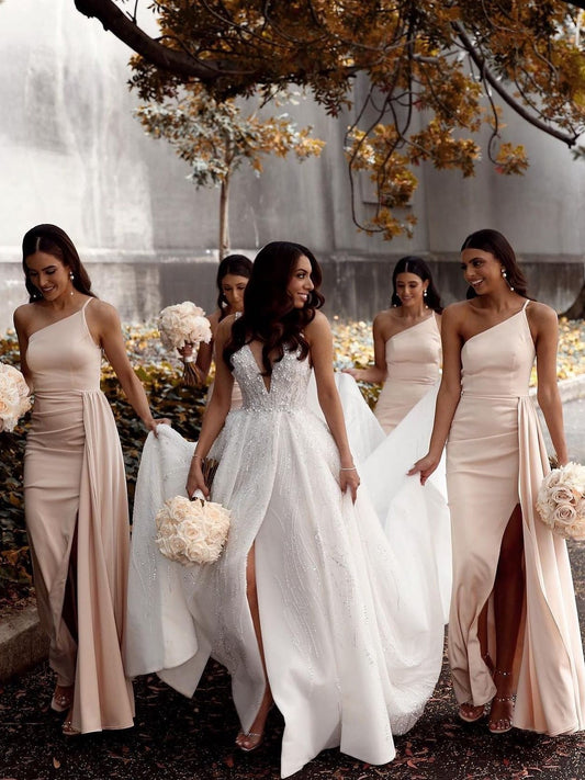 How to Order Custom Bridesmaid Dresses and Matching Wedding Party Outfits From One Supplier