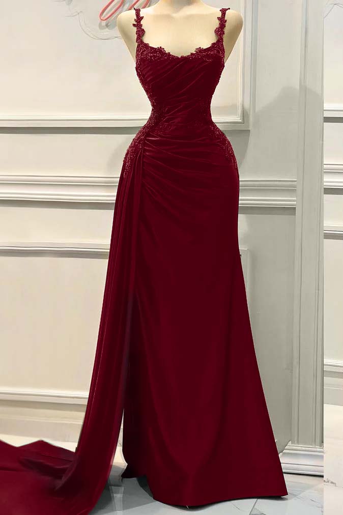 Charming Spaghetti Strap Sleeveless Pleated Long Formal Dress With Appliques