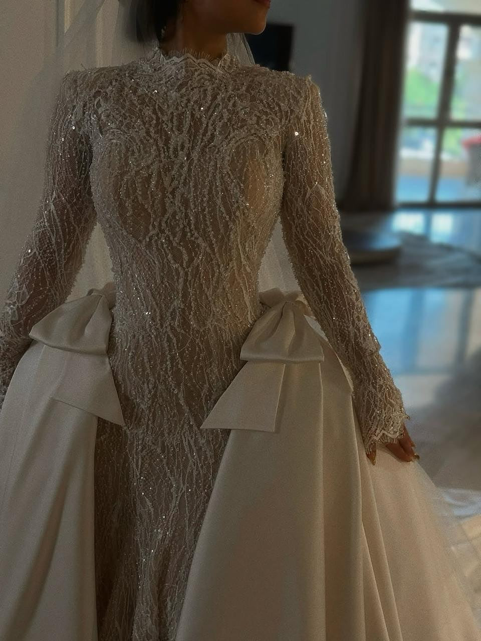 Luxury White Long Mermaid Lace Glitter Wedding Dress With Long Sleeves and Detachable Train