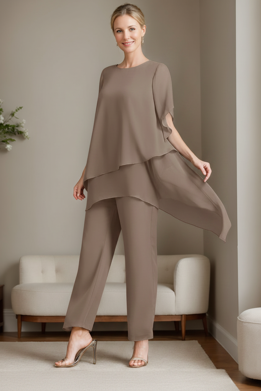 2 Pieces Chiffon Elegant Round Neck Mother of the Bride Pantsuits with Ruffles