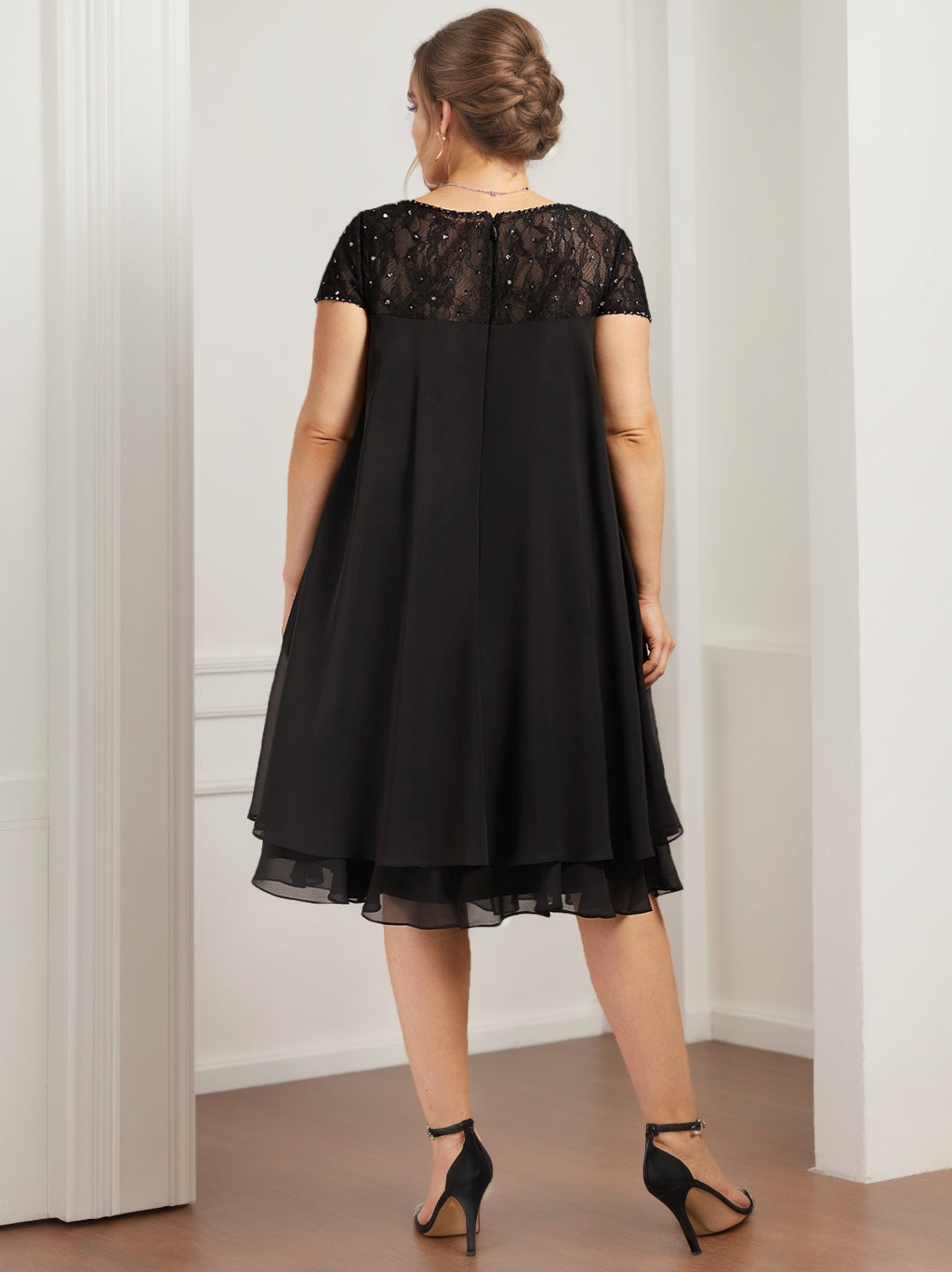 A Line Princess Scoop Illusion Neck Short Sleeves Knee Length Plus Size Mother Of The Bride Dresses With Beads Sequins