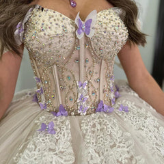 Misshow Exquisite Off-Shoulder Lace Ball Gown Sleeveless Tulle Quinceanera Dress with Sweep Train for Sweet 16