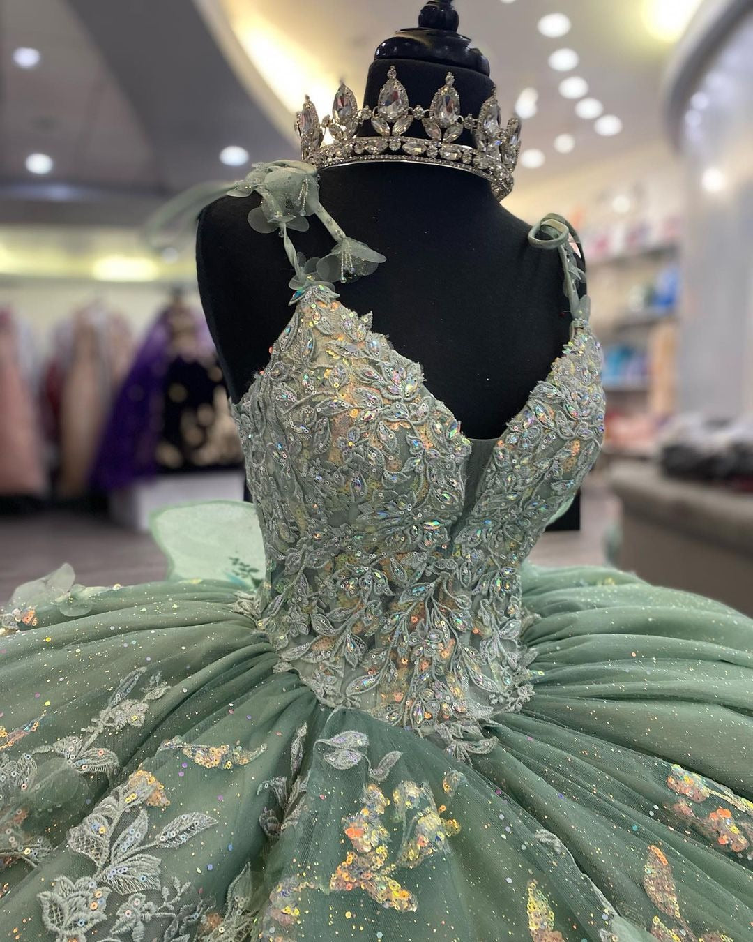 Misshow Exquisite Mint Green Ball Gown V-Neck Spaghetti Strap Lace Applique Quinceanera Dress for Sweet 16 & Princess Parties