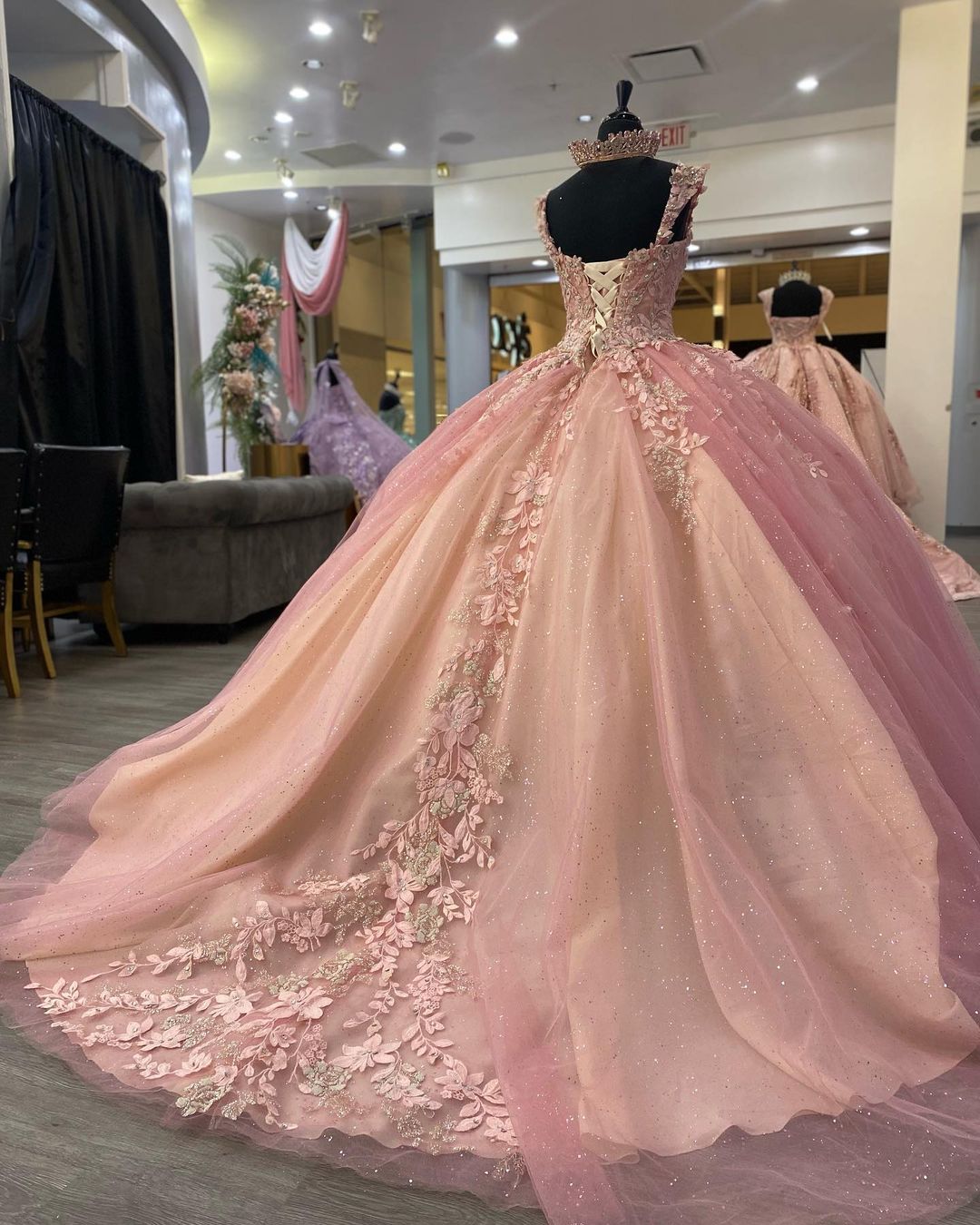 Misshow Sweetheart Neckline Ball Gown Sleeveless Lace Applique & Beaded Pink Tulle Princess Dress for Quinceanera Sweet 16 or Birthday Parties