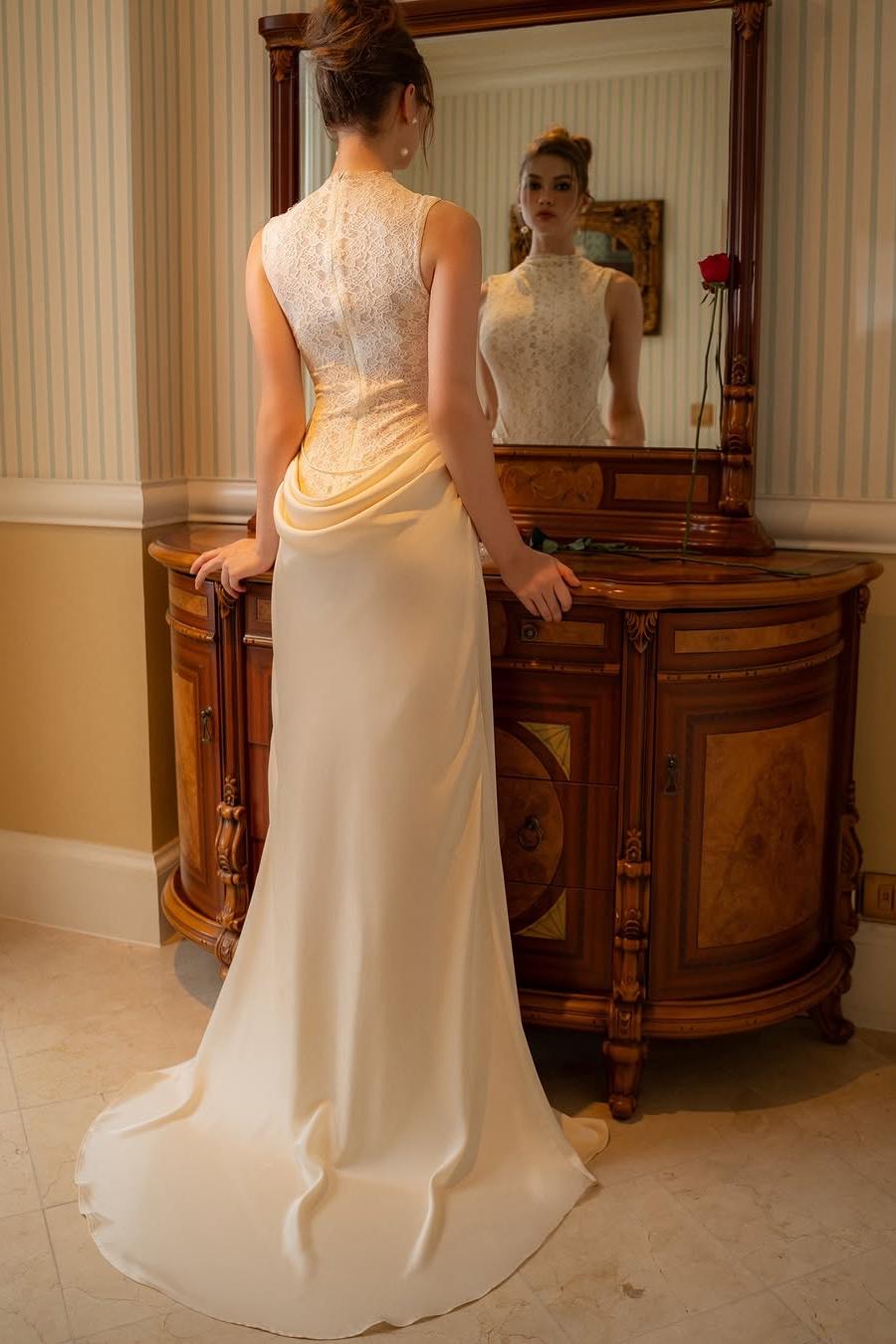 High Neck Sleeveless Mermaid Formal Dress With Lace Embroidery