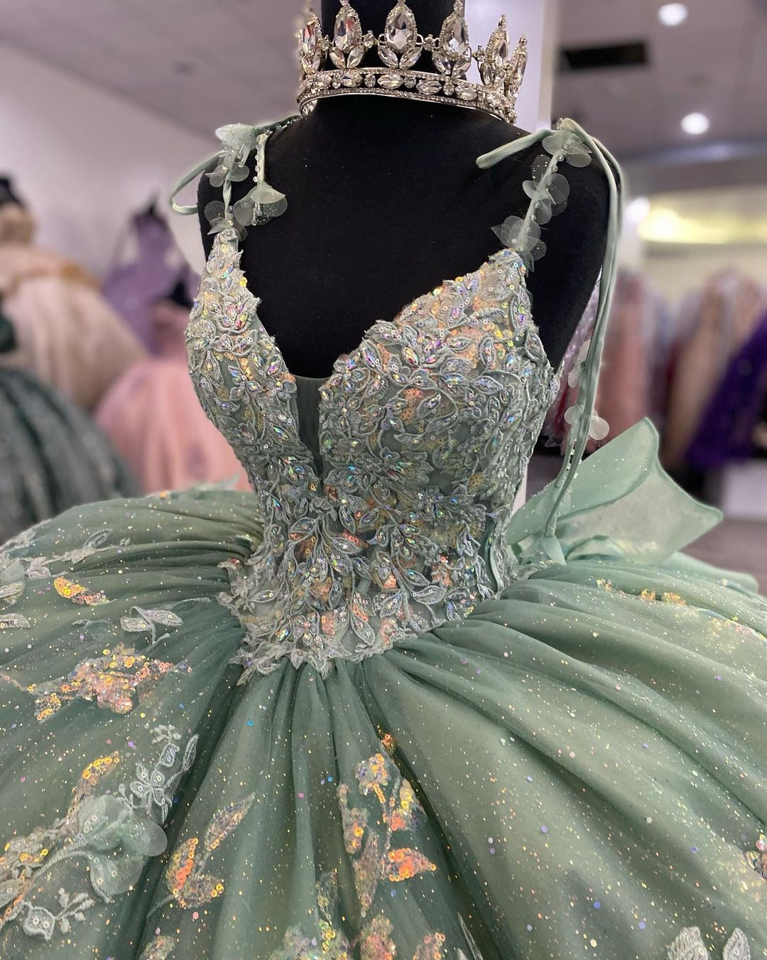 Misshow Exquisite Mint Green Ball Gown V-Neck Spaghetti Strap Lace Applique Quinceanera Dress for Sweet 16 & Princess Parties