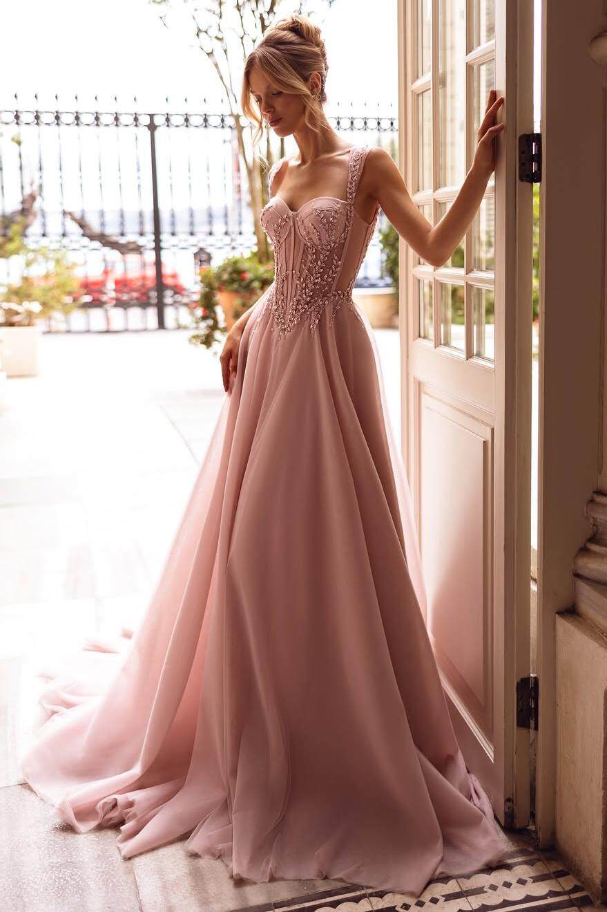 Sleeveless Straps Sweetheart Long Formal Dress With Appliques
