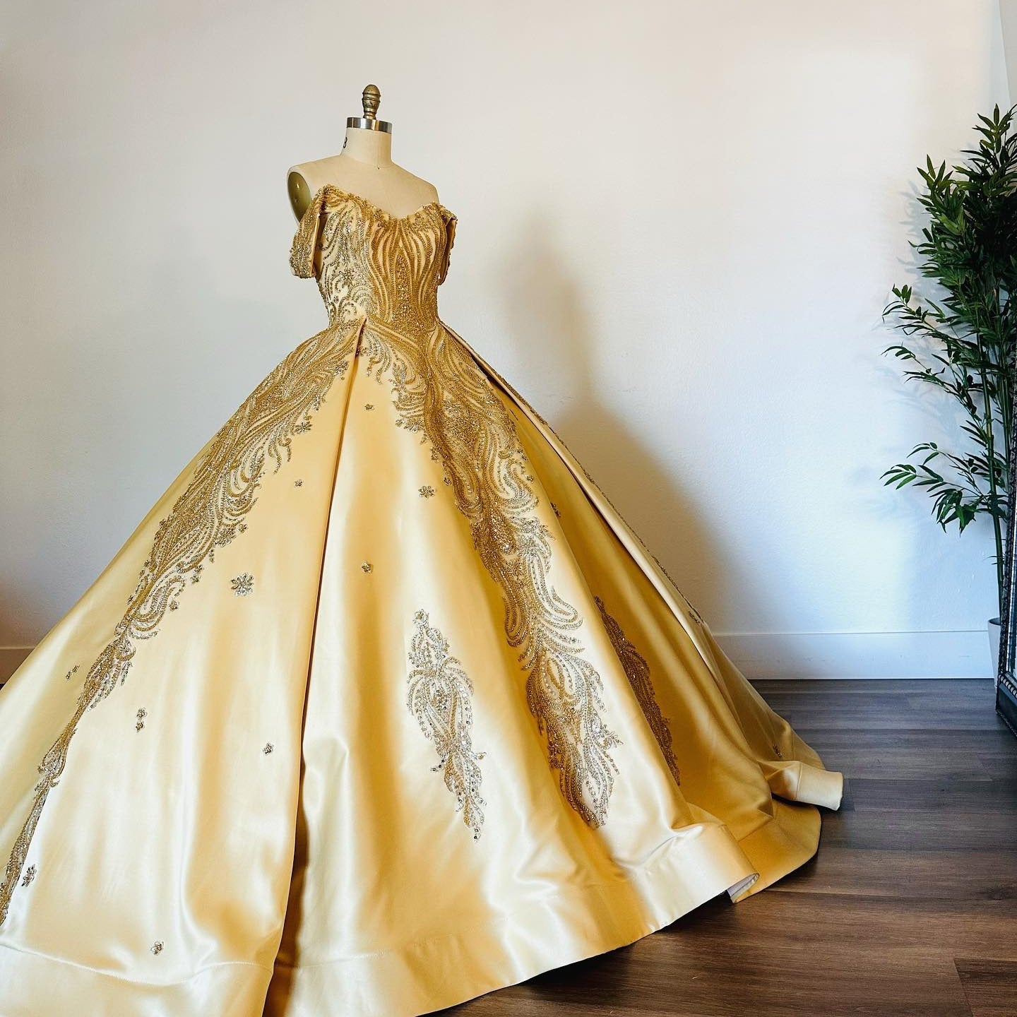 Misshow Gold Satin Quinceanera Dress Off-Shoulder Ball Gown with Intricate Appliques for Sweet 16