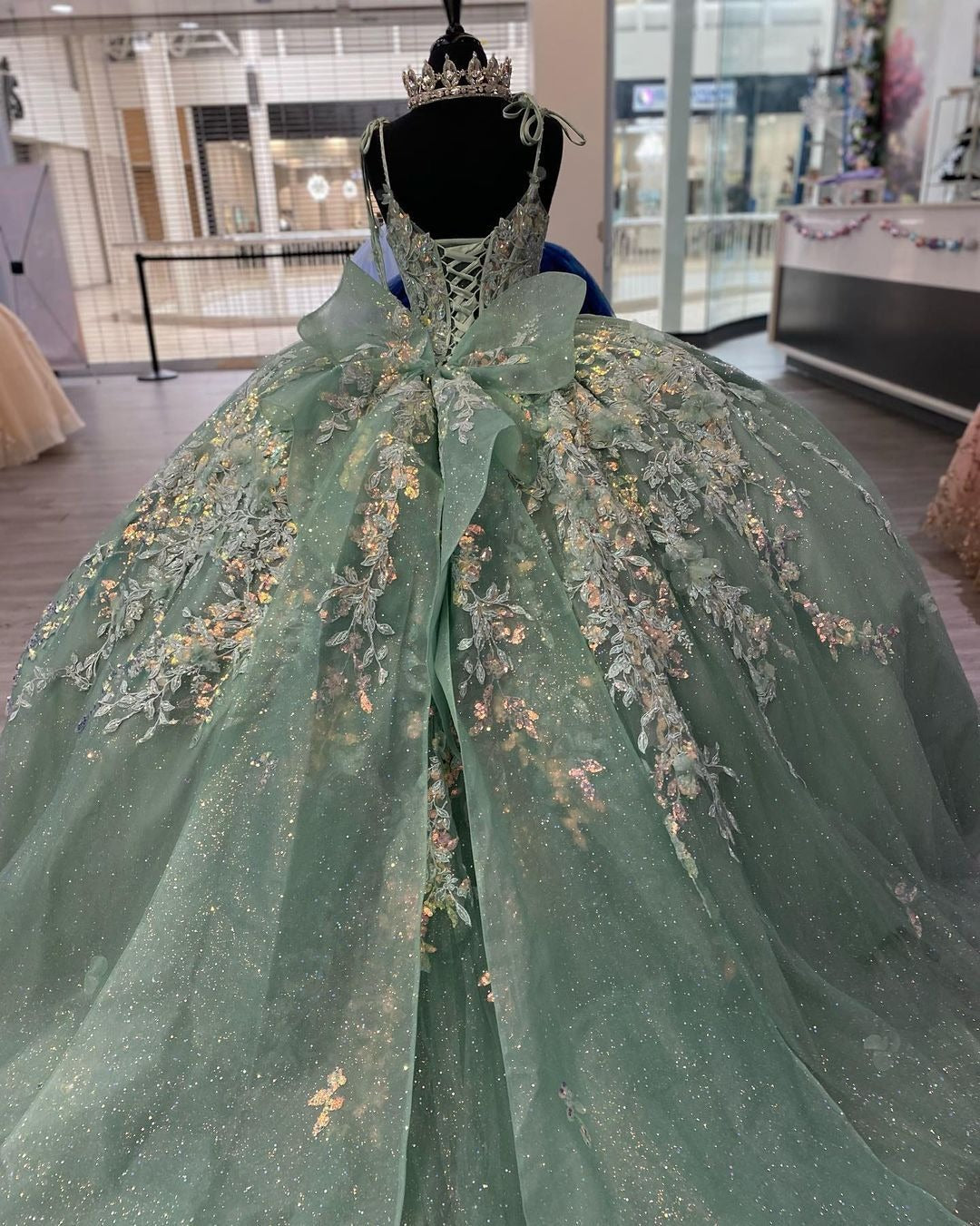 Misshow Exquisite Mint Green Ball Gown V-Neck Spaghetti Strap Lace Applique Quinceanera Dress for Sweet 16 & Princess Parties