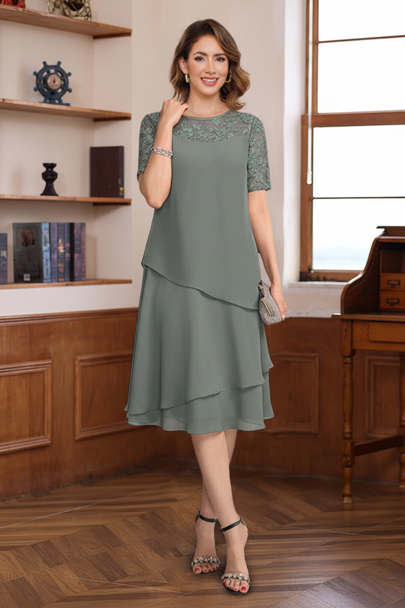 A-Line/Princess Jewel Neck Short Sleeves Knee-Length Mother of the Bride & Groom Dresses with Ruffles & Lace Appliques & Sequins