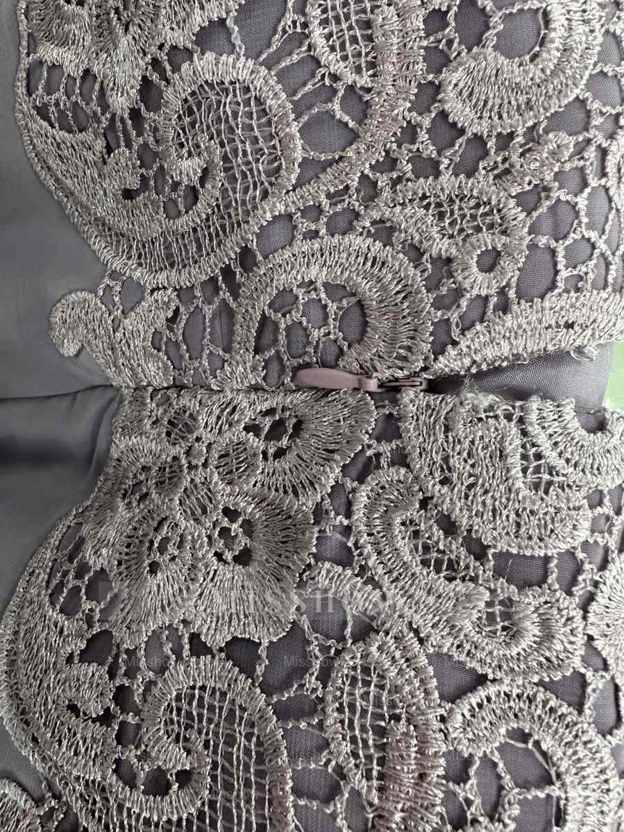 A-Line/Princess Scoop Mother of the Bride Dresses with Pleated & Lace Appliques Floor-Length