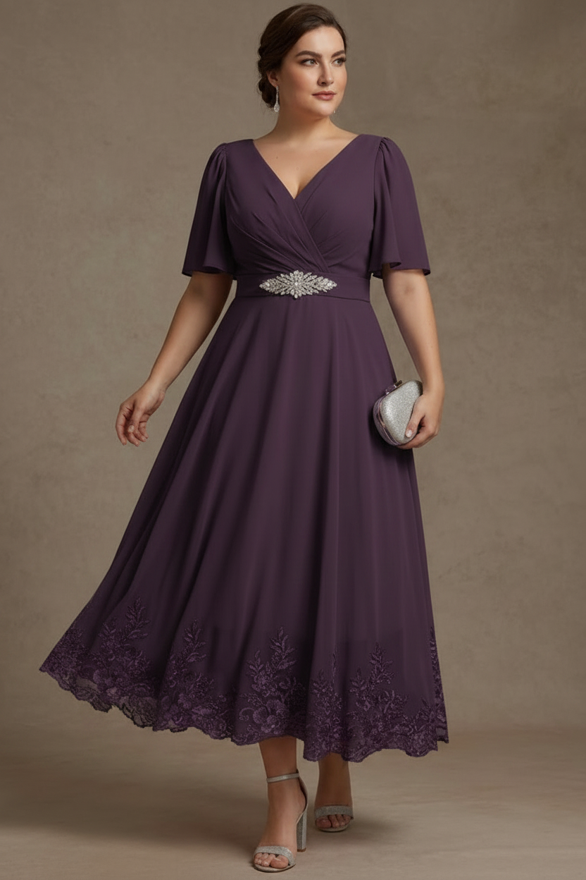 A-Line/Princess V Neck Plus Size Mother of the Bride Dresses Short Sleeves Chiffon Lace Tea Length with Sash