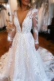 A-Line Long Sleeve Floor-Length Fabulous V-Neck Tulle Wedding Dresses with Appliques
