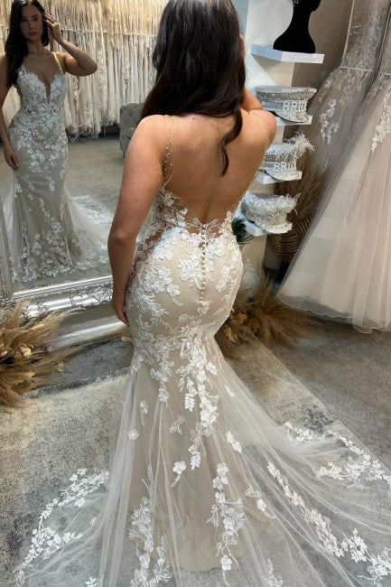 Amazing Column Tulle Lace Spaghetti Straps Sleeveless Ivory Wedding Dress With Appliques
