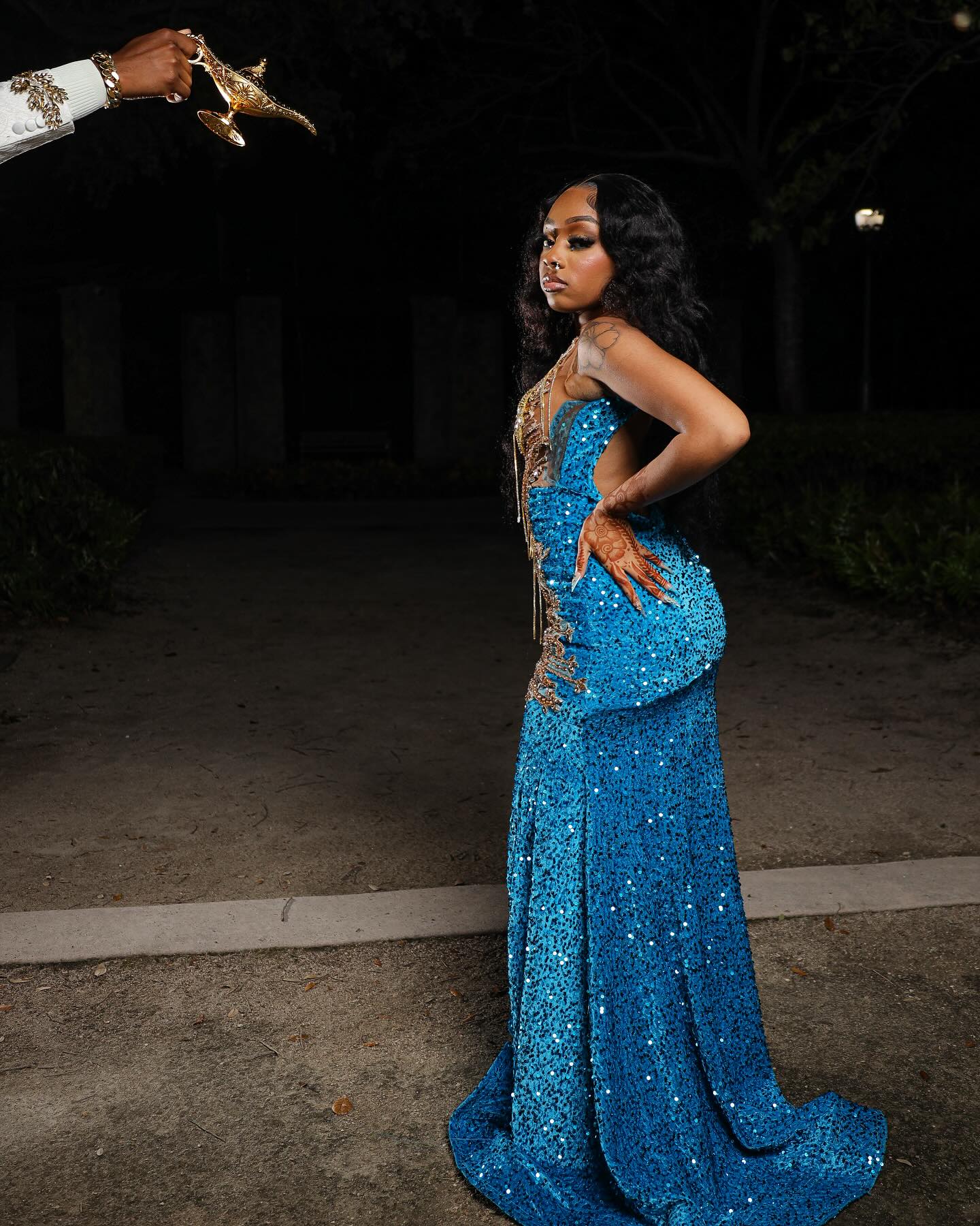 Amazing Long Blue Sequined Sleeveless Mermaid Lace Prom Dress with Veil