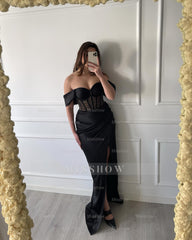 Attractive Black Off-The-Shoulder Sleeveless Mermaid Formal Dress with Front Split