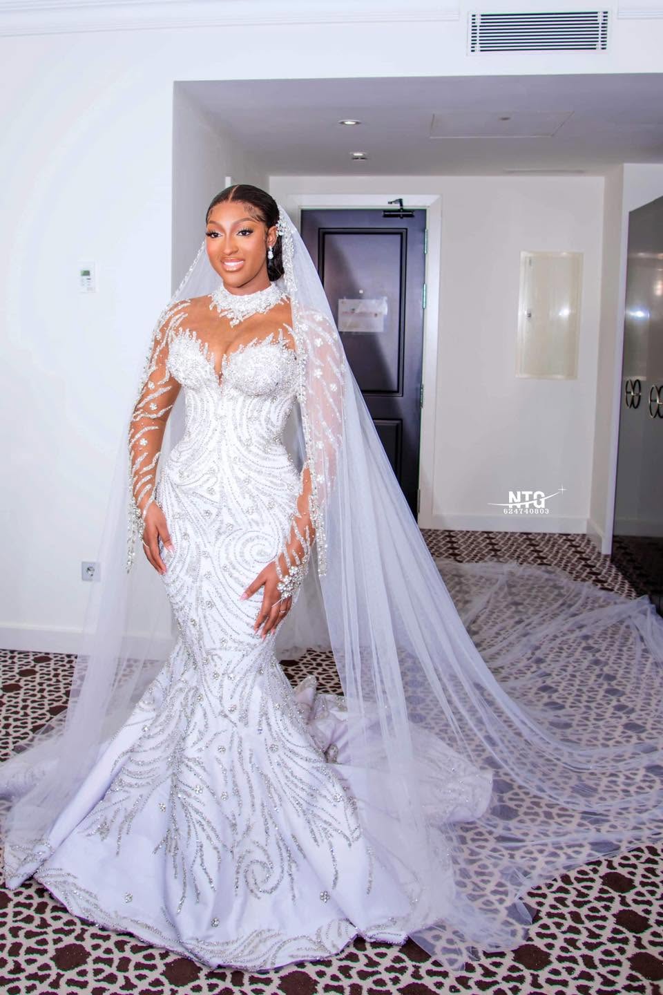Beautiful Long White Mermaid Crystal Beaded Wedding Dress with Long Sleeves