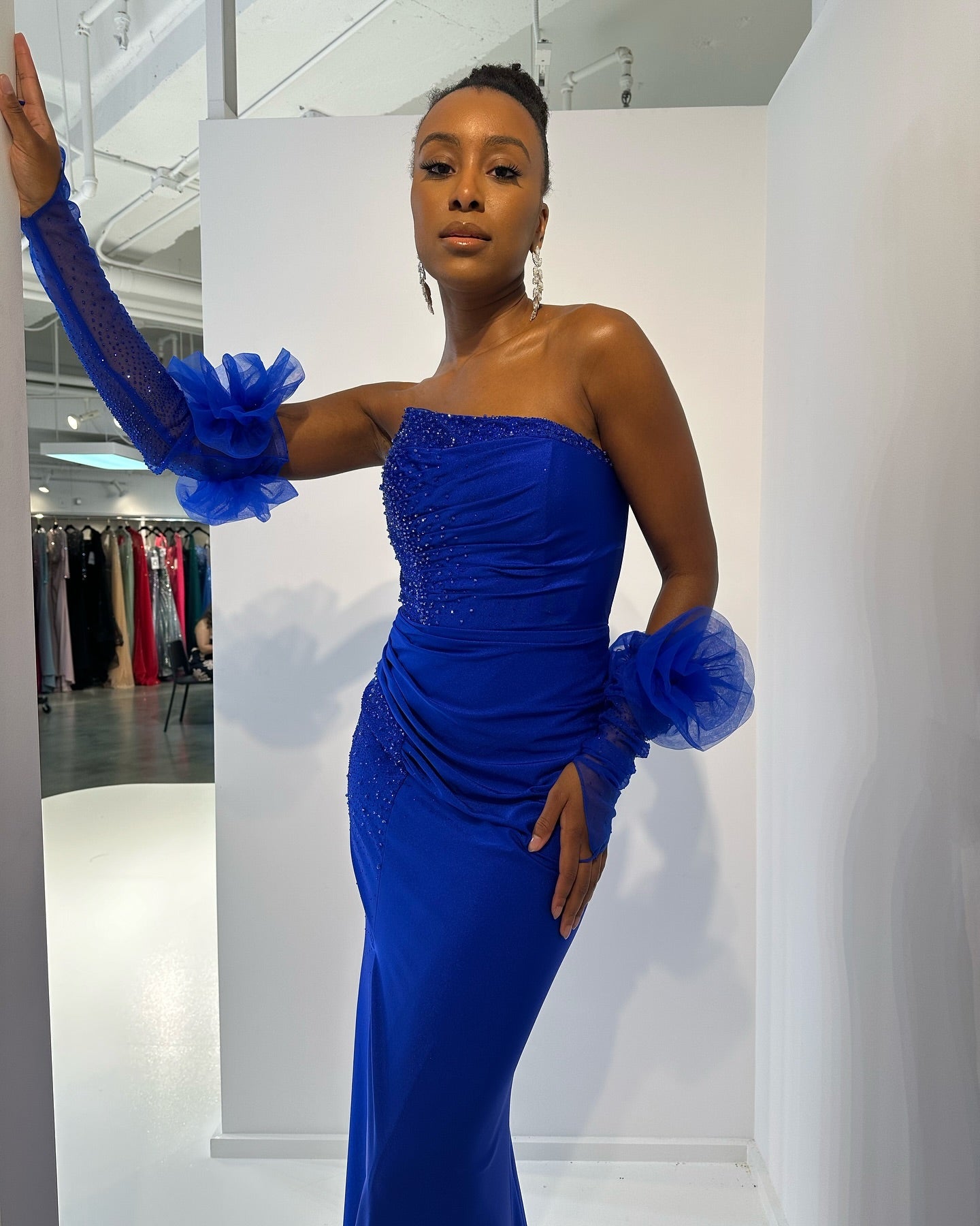 Beautiful Royal Blue Column Strapless Sleeveless Sequined Long Satin Evening Dresses With Slit