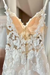 Beautiful White V-Neck Spaghetti Strap A-Line Sleeveless Simple Tulle Long Wedding Dresses With Appliques