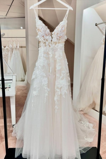 Beautiful White V-Neck Spaghetti Strap A-Line Sleeveless Simple Tulle Long Wedding Dresses With Appliques