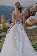Beautiful White V-Neck Spaghetti Strap A-Line Sleeveless Tulle Wedding Dresses With Appliques
