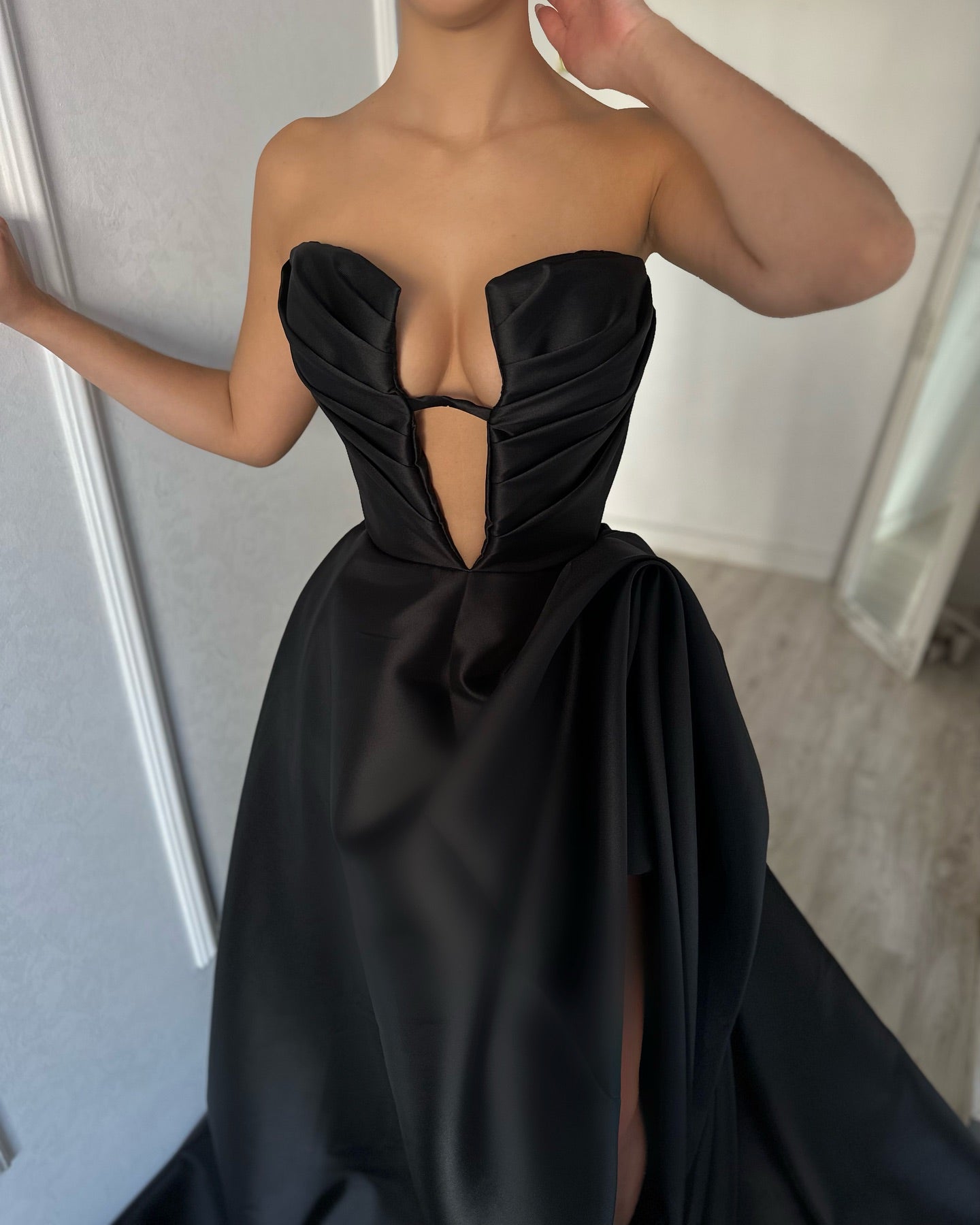 Black Satin Ball Gown Formal Dress Deep-V Cutout Sleeveless Open Back Split Front Sweep Train Evening Gown