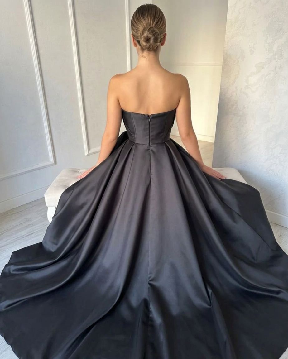 Black Satin Ball Gown Formal Dress Deep-V Cutout Sleeveless Open Back Split Front Sweep Train Evening Gown