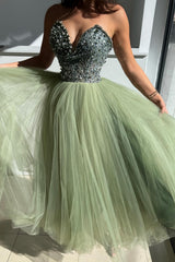 Charming Green Ball Gown Sweetheart Beaded Sequined Sleeveless Long Tulle Evening Dresses With Pearls