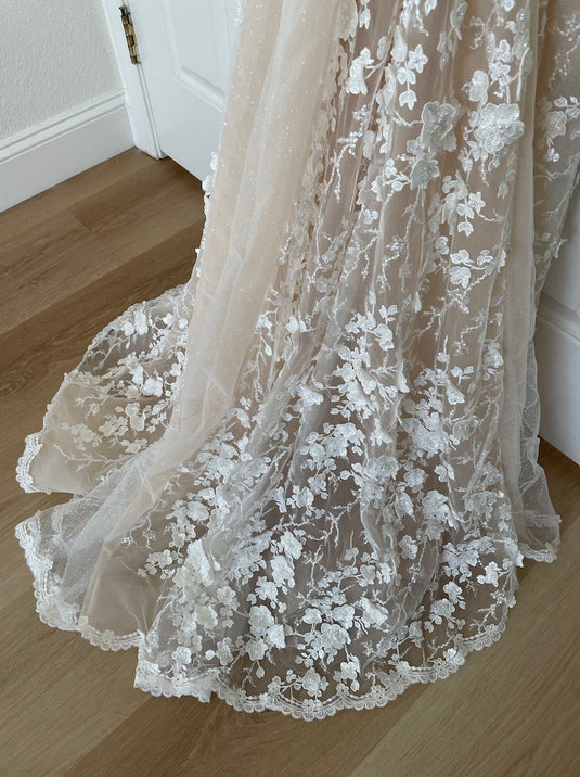 Charming Long Ivory Mermaid Sleeveless Lace Wedding Dress