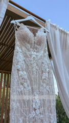 Charming Long White Mermaid Sleeveless V-neck Wdding Dress with Lace