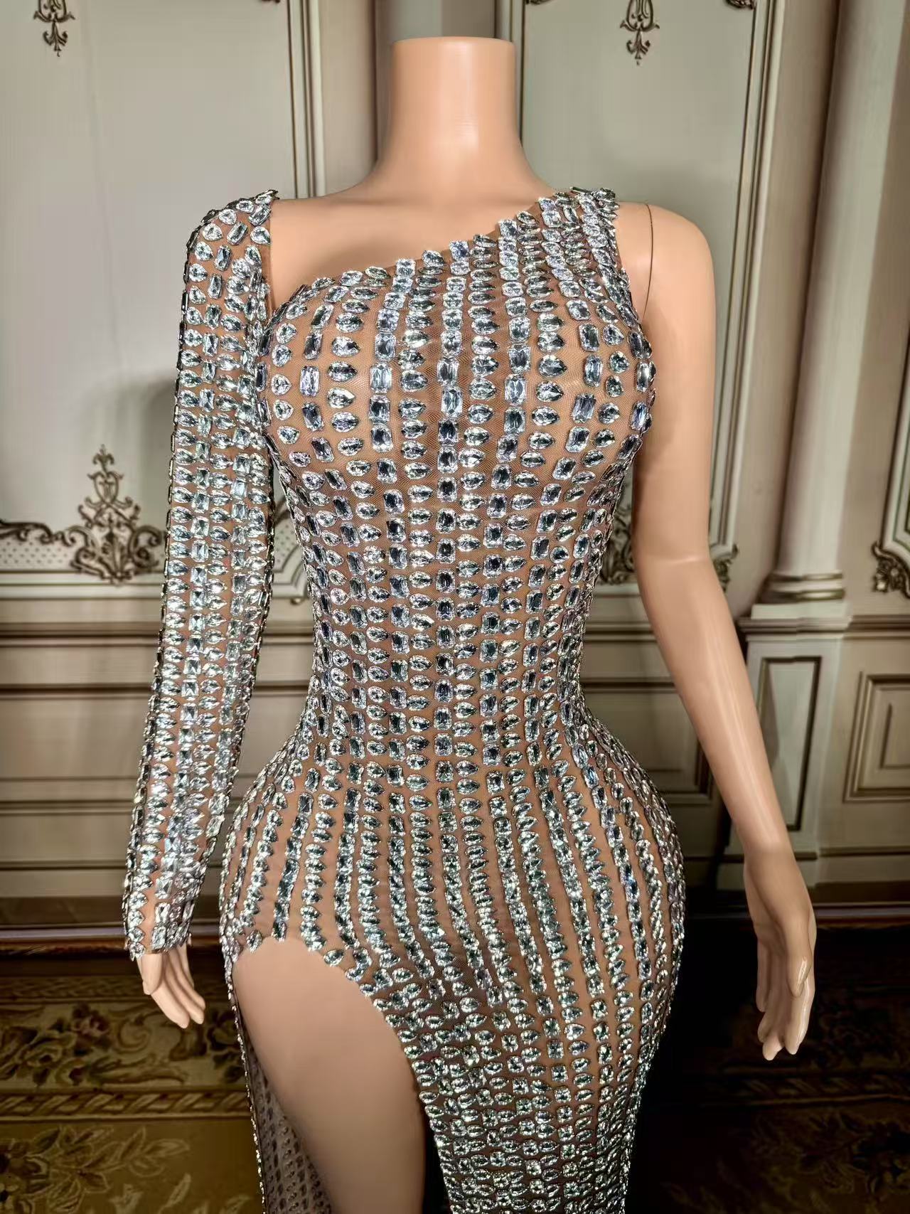Charming Silver Mermaid One-Shoulder Beaded Long Sleeve Front Slit Tulle Long Evening Dresses With Rhinestones