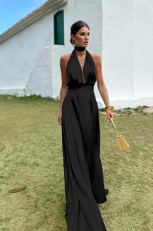 Charming Sleeveless Halter V Neck Long Formal Dress With Pleated