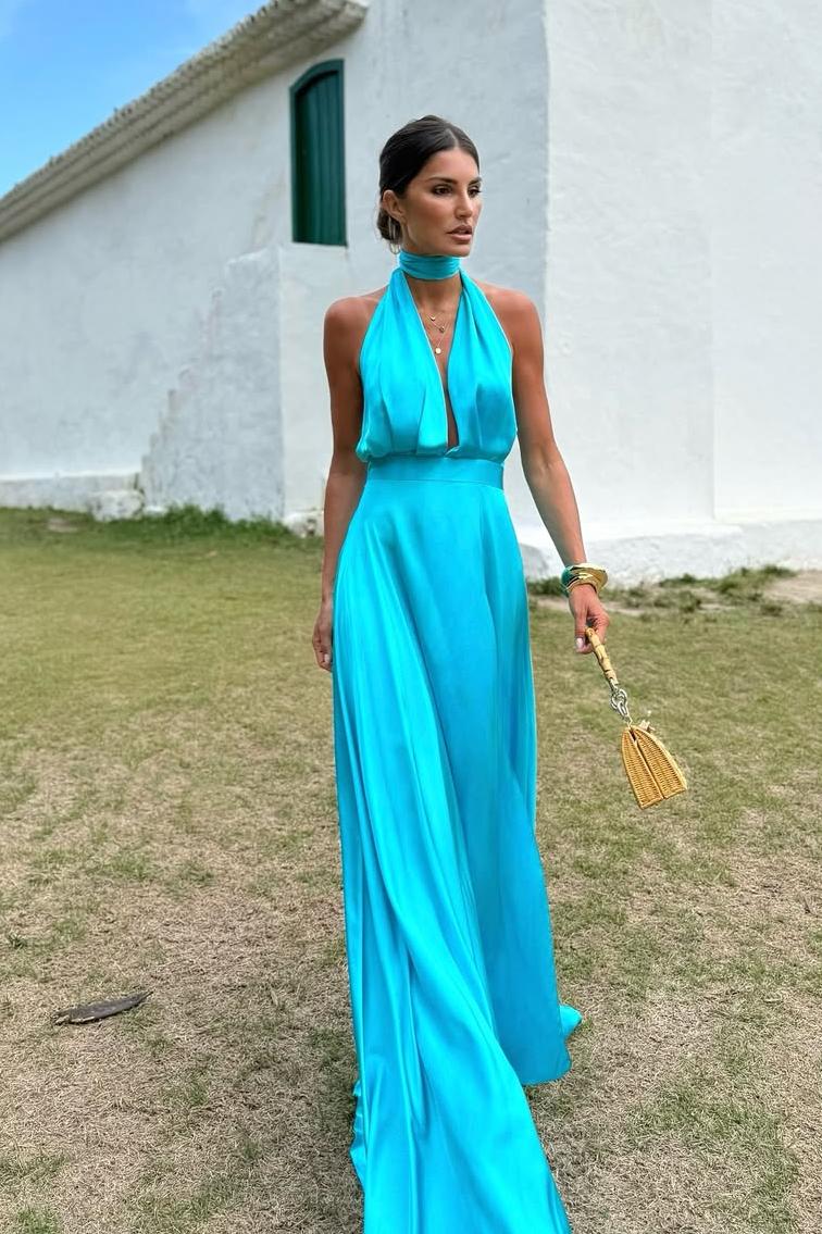 Charming Sleeveless Halter V Neck Long Formal Dress With Pleated