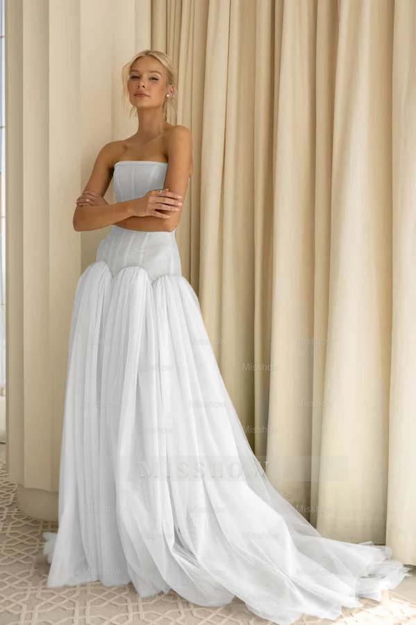 Charming Tulle Strapless Sleeveless Long Formal Dress With Pleated