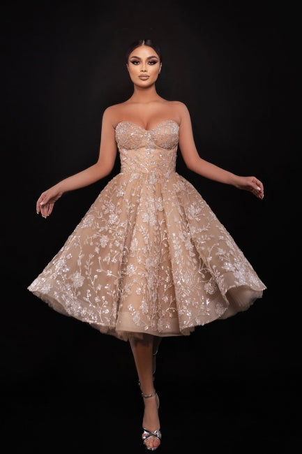 Charming Champagne Sweetheart A-Line Sequined Sleeveless Knee-Length Tulle Evening Dress With Appliques