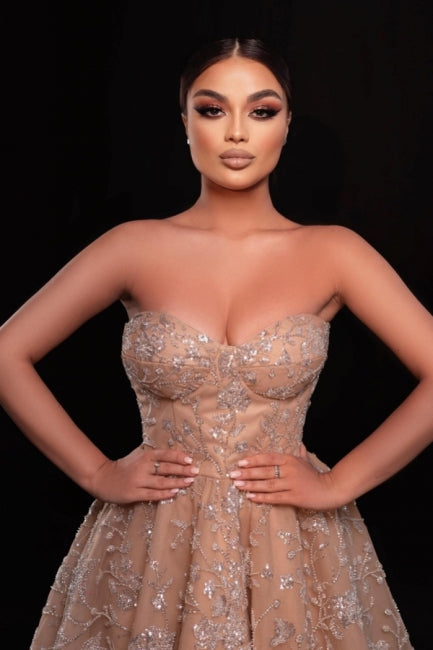 Charming Champagne Sweetheart A-Line Sequined Sleeveless Knee-Length Tulle Evening Dress With Appliques