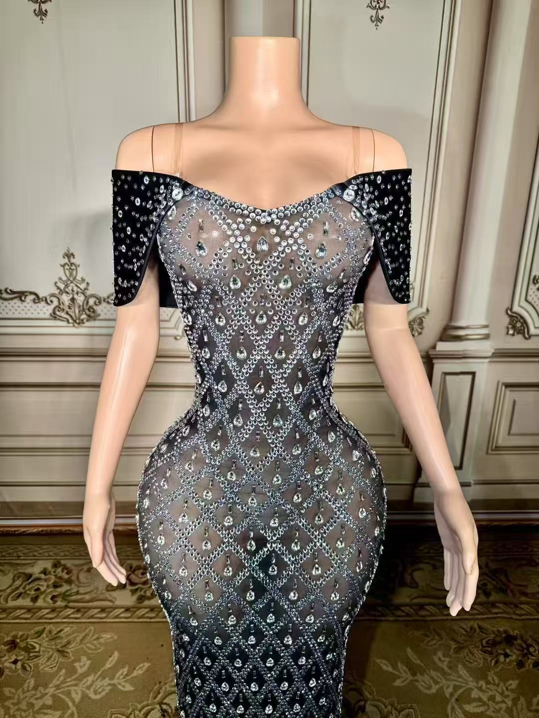 Charming Mermaid Spaghetti Strap Off-The-Shoulder Column Beaded Sleeveless Long Slit Tulle Evening Dresses With Rhinestones