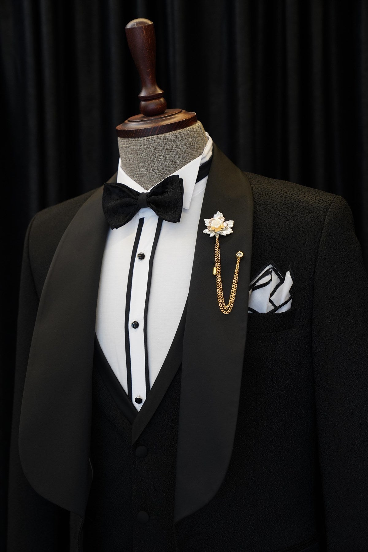 Chic Black Three-Piece Shawl Lapel Wedding Men’s Suit