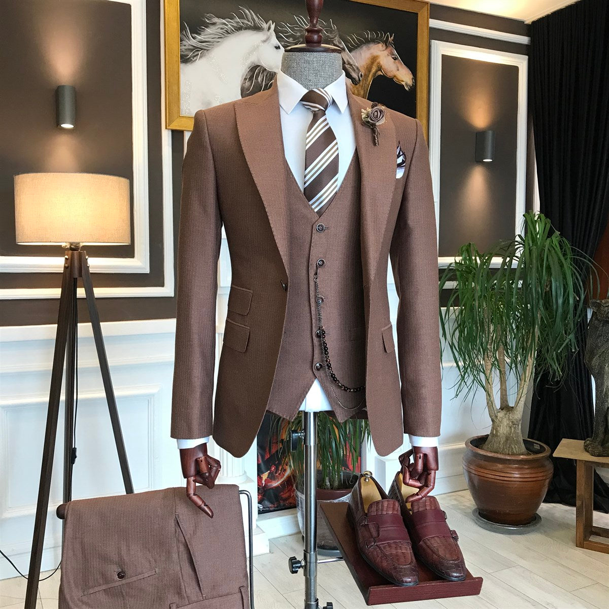 Chic Brown Peaked Lapel Three-Piece Best Fit Business Men’s Suit