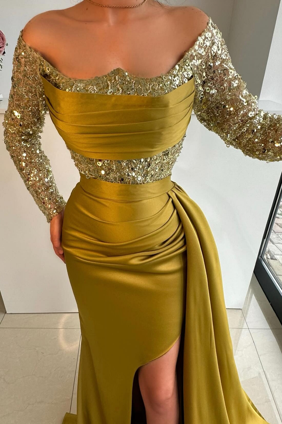 Chic Gold Mermaid Strapless Off-The-Shoulder Sequined Long Sleeves Ruffle Panel Train Satin Evening Dresses