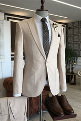 Chic Light Champagne Peaked Lapel Prom Suit for Men