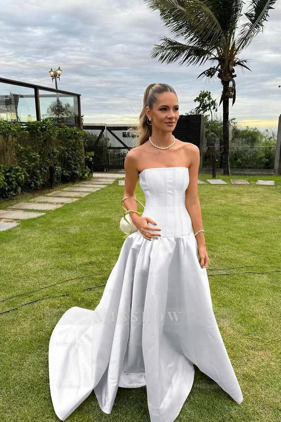 Chic Strapless Sleeveless Bateau Long Formal Dress With Pleated