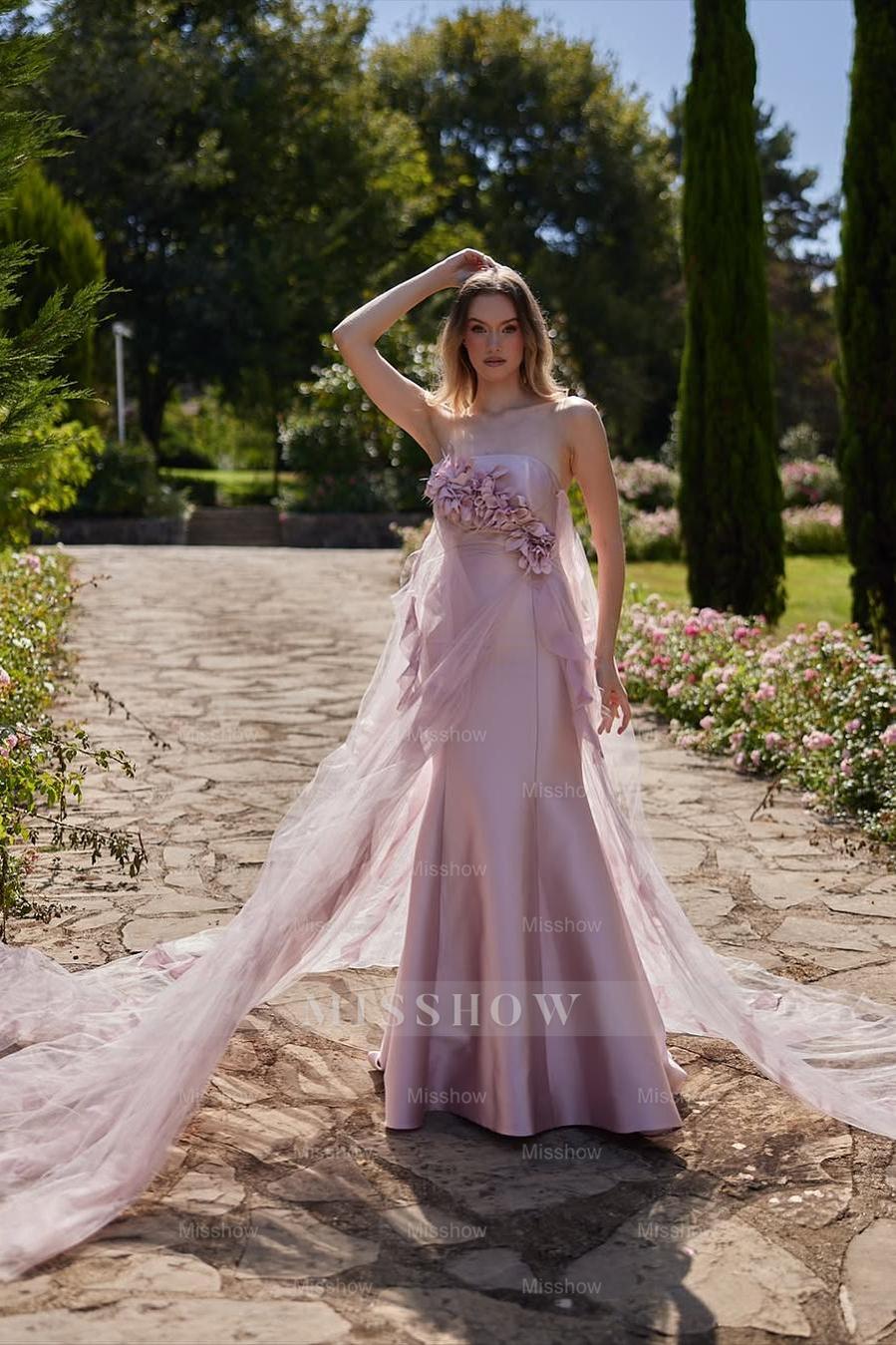 Chic Strapless Sleeveless Tulle Long Formal Dress With Appliques
