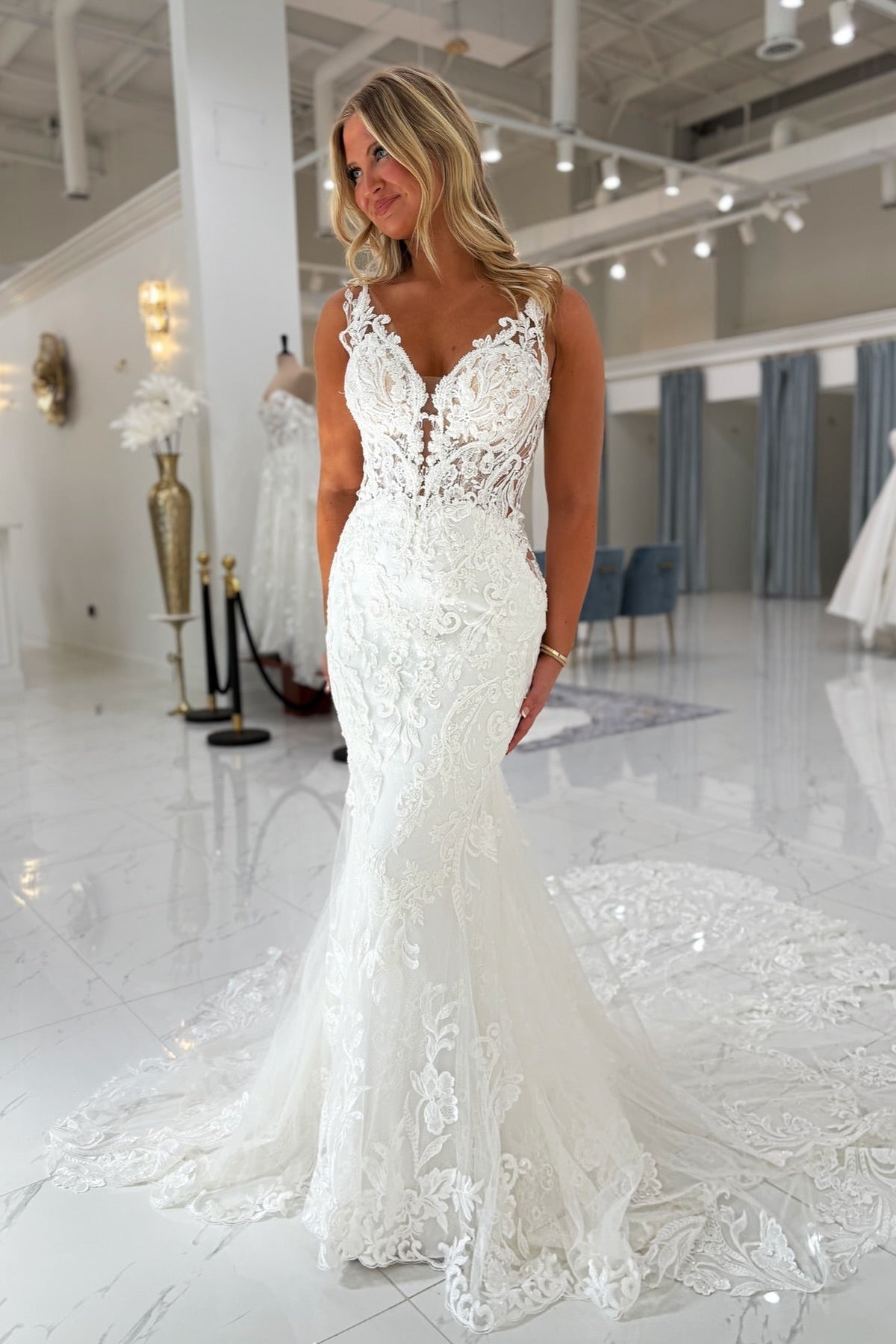 Chic White Mermaid Spaghetti Straps V-Neck Sleeveless Lace Beaded Tulle Chapel Train Wedding Dress With Appliques Chic White Mermaid Spaghetti Straps V-Neck Sleeveless Lace Beaded Tulle Chapel Train Wedding Dress With Appliques
