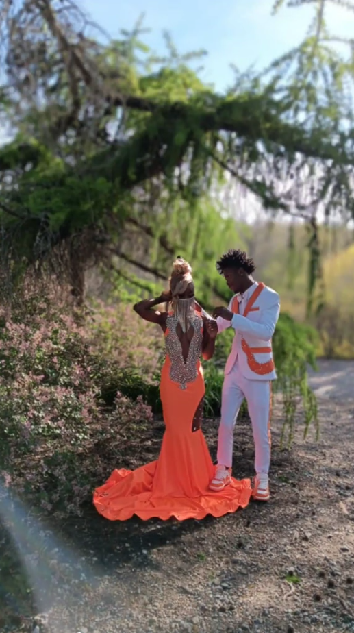 Chic White Orange Shawl Lapel Prom Suit