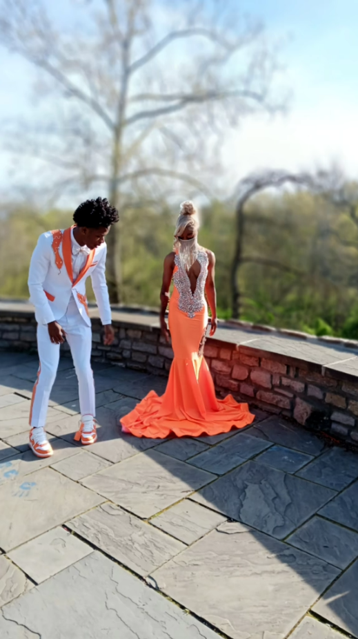 Chic White Orange Shawl Lapel Prom Suit